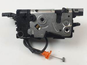 #3035326 CERRADURA PUERTA TRASERA DERECHA