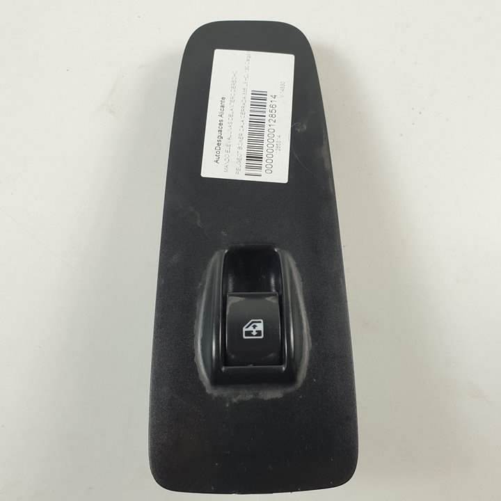 #1285614 MANDO ELEVALUNAS DELANTERO DERECHO