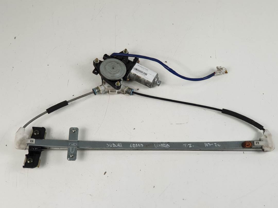 ELEVALUNAS TRASERO IZQUIERDO - 8356065D00 - SUZUKI - GRAND VITARA 5 PUERTAS SQ (FT)