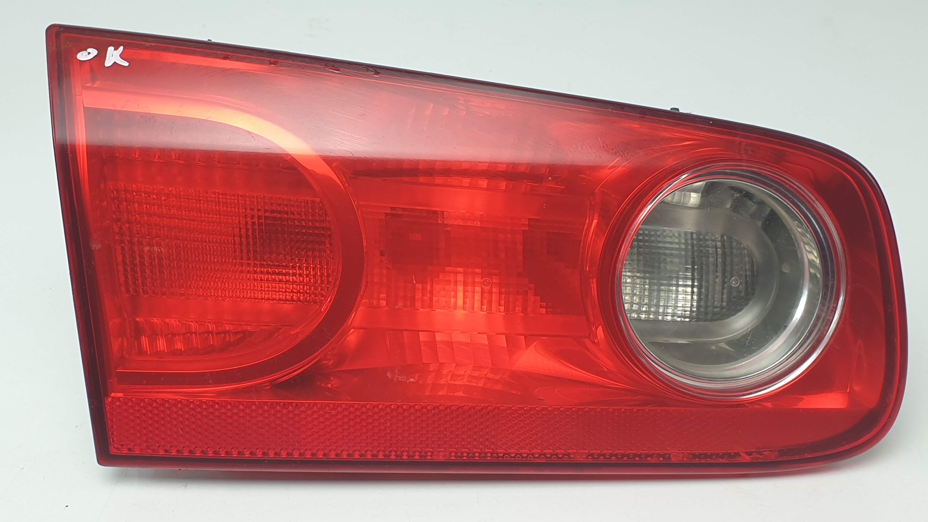 #1430460 PILOTO TRASERO IZQUIERDO INTERIOR