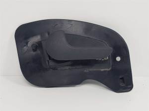 #715446 MANETA INTERIOR DELANTERA IZQUIERDA