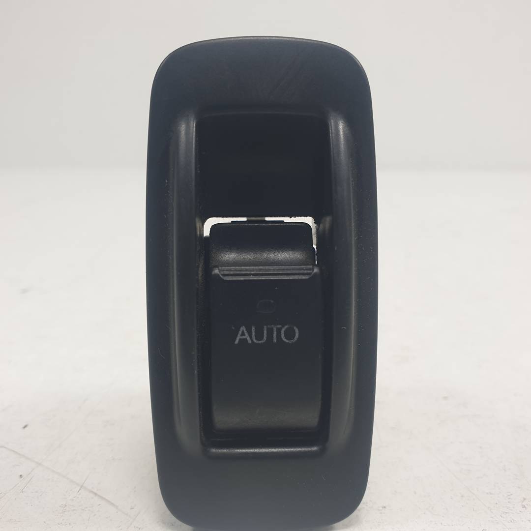 #3353837 MANDO ELEVALUNAS TRASERO DERECHO