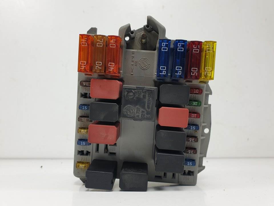 CAJA RELES / FUSIBLES - FIAT - #772656