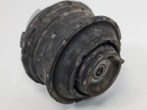 SOPORTE MOTOR IZQUIERDO - MERCEDES - #242704