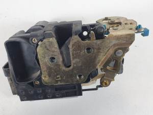 CERRADURA PUERTA DELANTERA IZQUIERDA - CHEVROLET - #925374