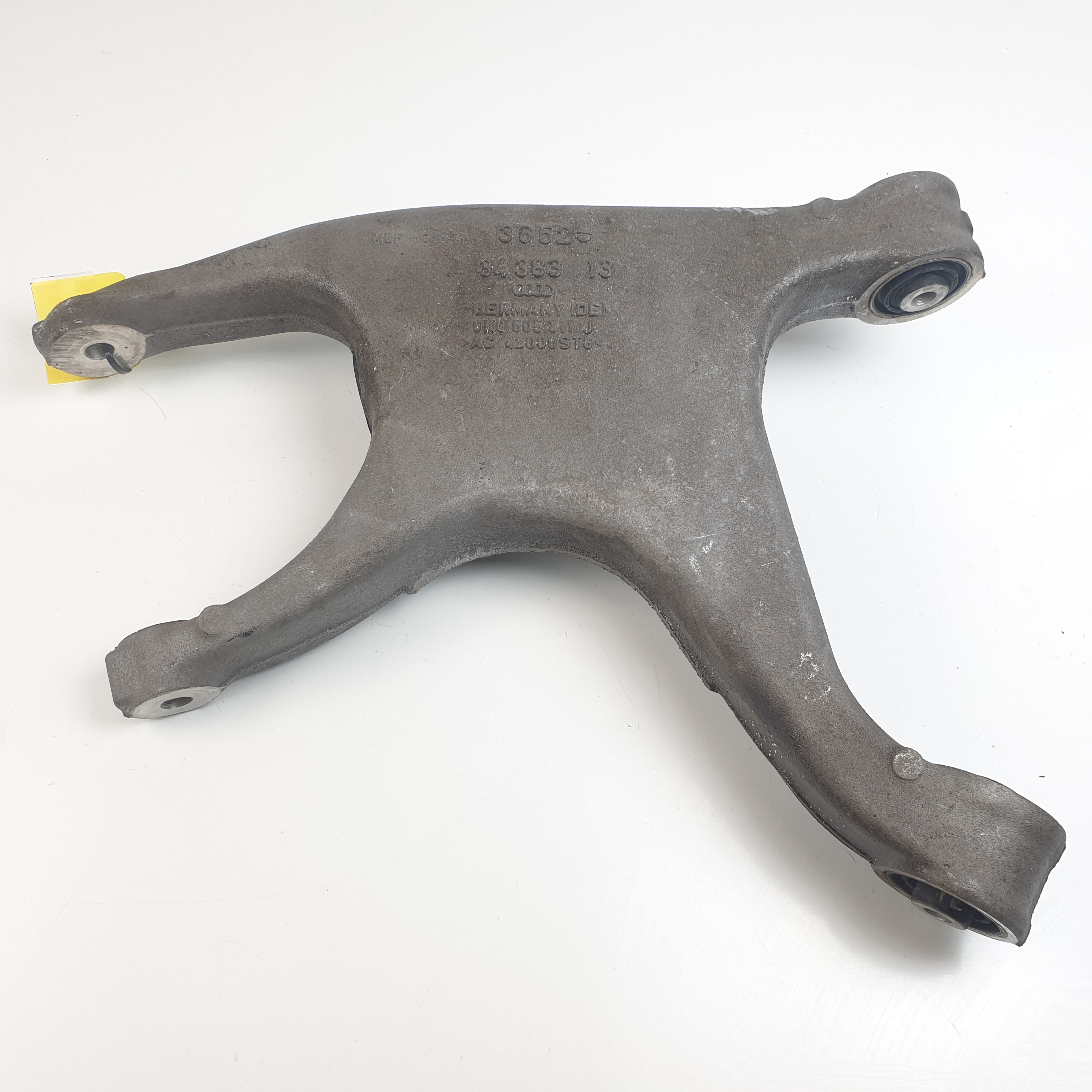 #3055894 BRAZO SUSPENSION INFERIOR TRASERO IZQUIERDO