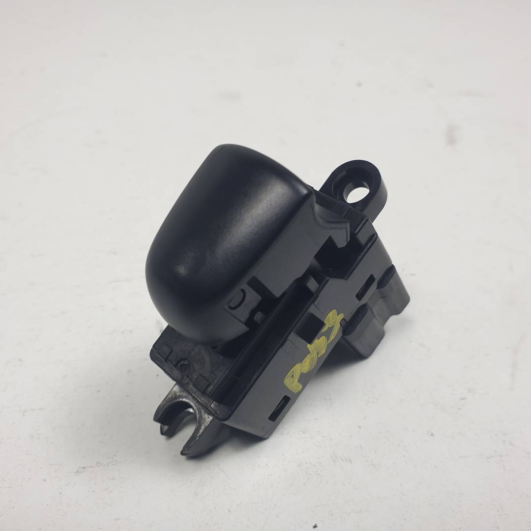 #3452487 MANDO ELEVALUNAS TRASERO DERECHO