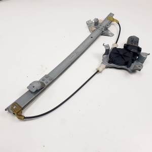 ELEVALUNAS TRASERO IZQUIERDO - NISSAN - #1079687