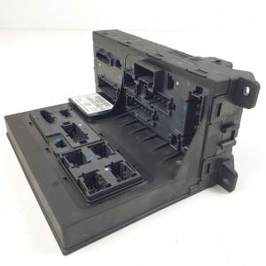 #1489072 CAJA RELES / FUSIBLES