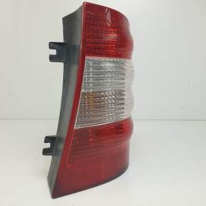 #1504341 PILOTO TRASERO DERECHO