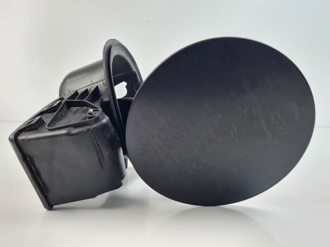 #3031223 TAPA EXTERIOR COMBUSTIBLE