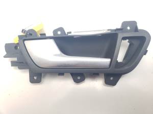 #3055989 MANETA INTERIOR DELANTERA IZQUIERDA