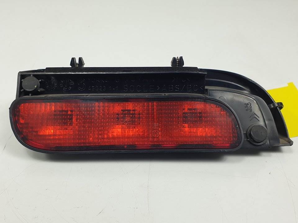LUZ CENTRAL DE FRENO - PEUGEOT - #1037851