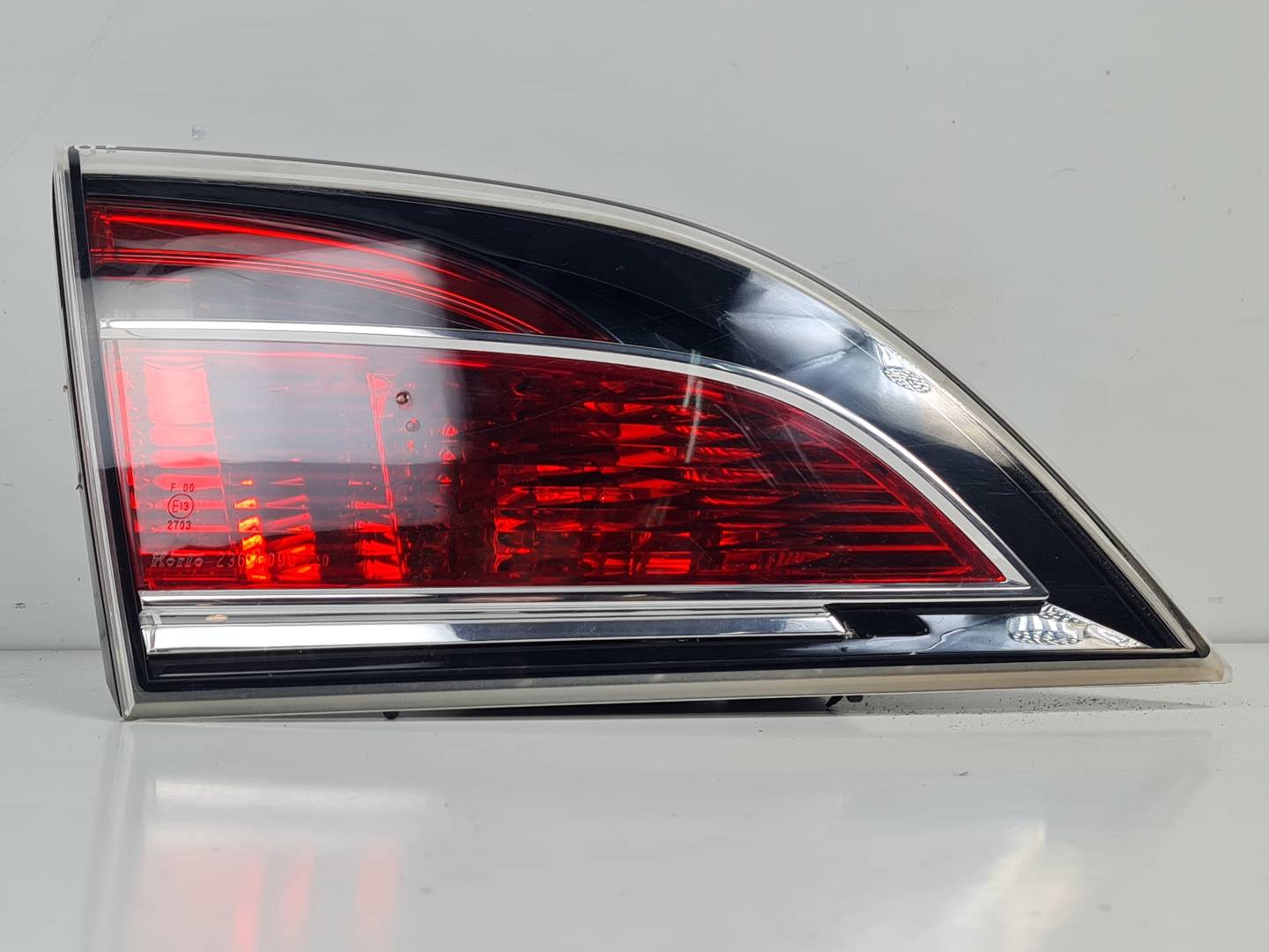 #3440472 PILOTO TRASERO IZQUIERDO INTERIOR