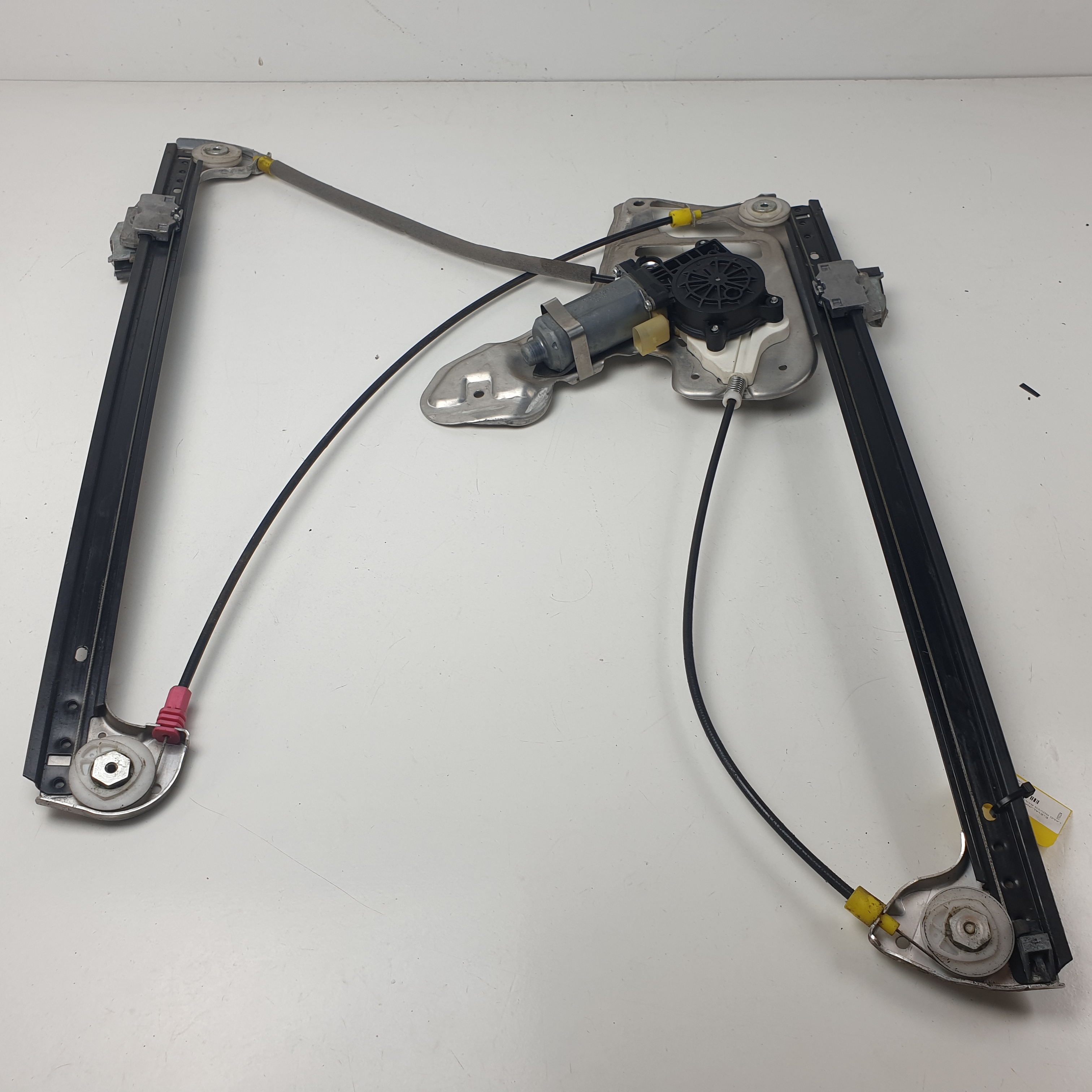 #3102224 ELEVALUNAS DELANTERO DERECHO