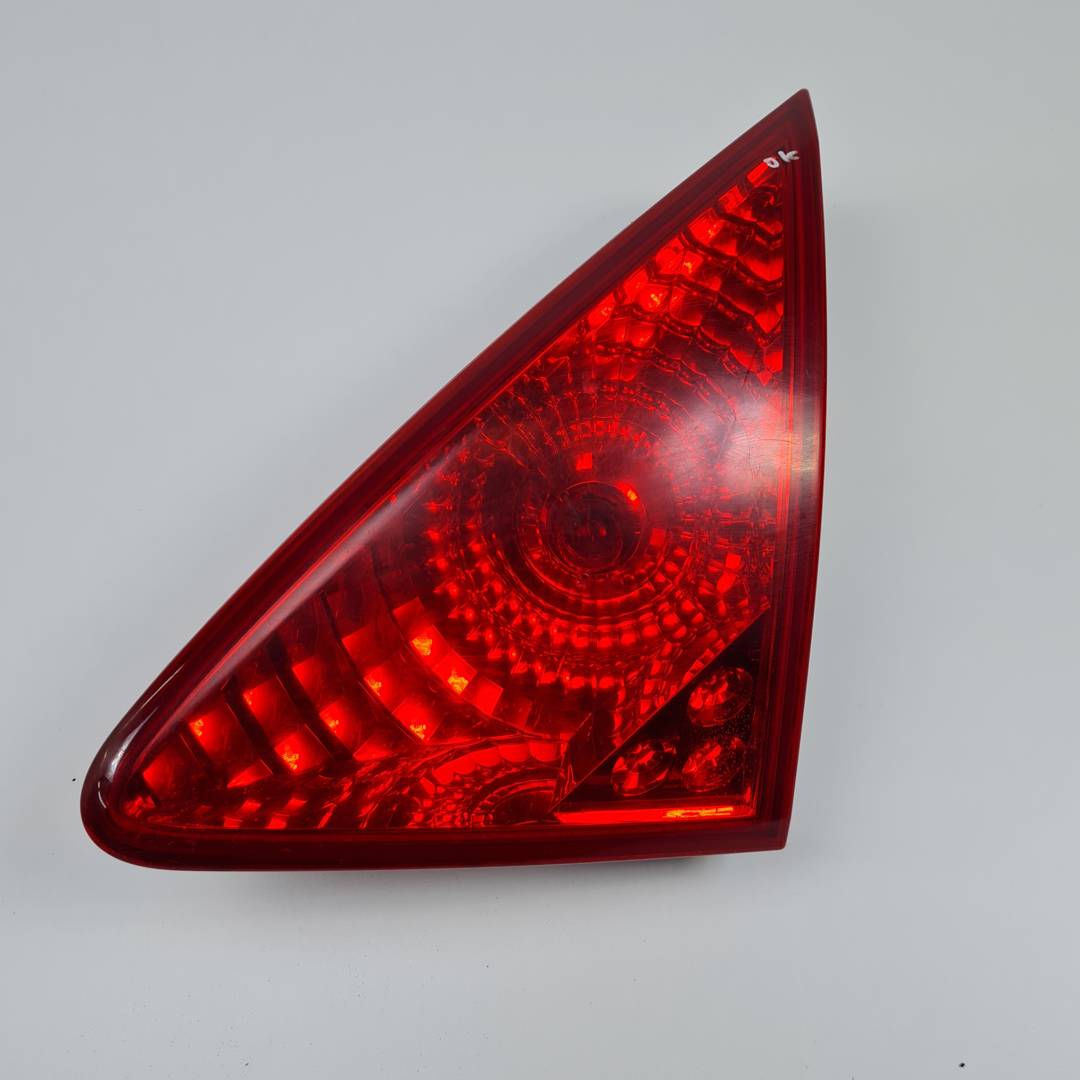 #3485482 PILOTO TRASERO DERECHO INTERIOR