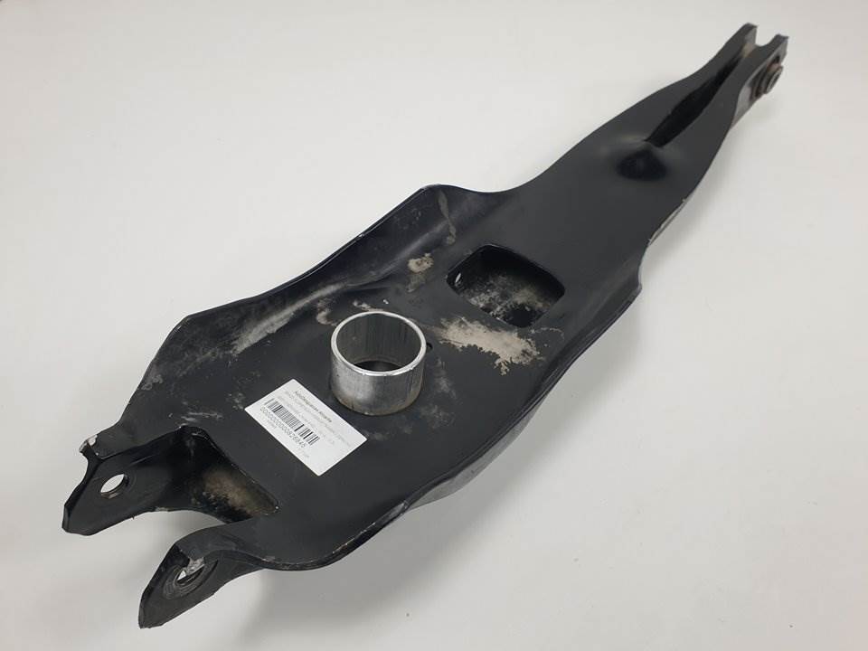 BRAZO SUSPENSION INFERIOR TRASERO DERECHO - JEEP - CHEROKEE (KL)