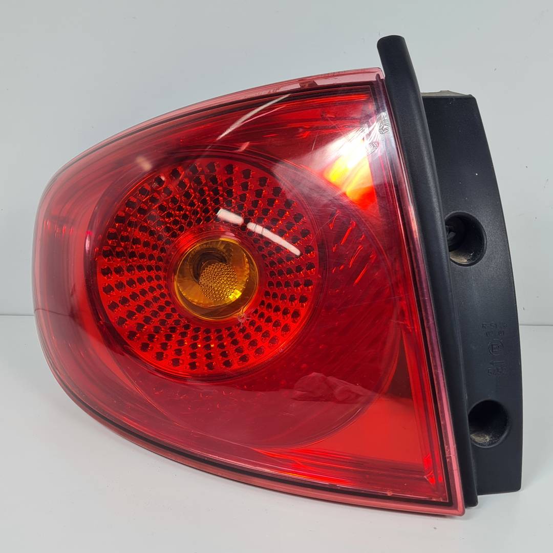 PILOTO TRASERO IZQUIERDO