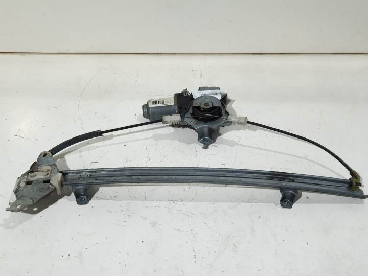 #113249 ELEVALUNAS DELANTERO DERECHO