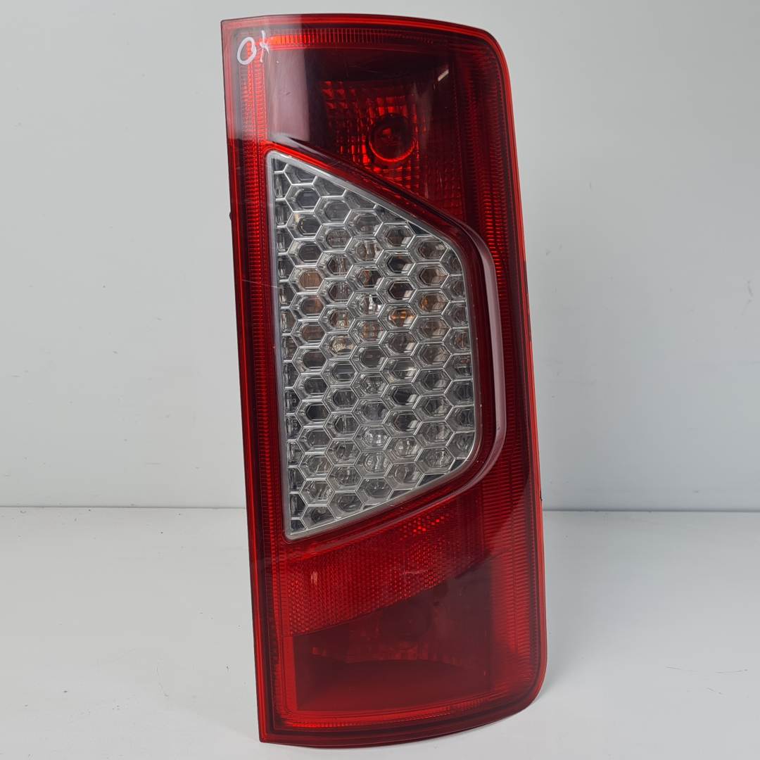 #3144348 PILOTO TRASERO DERECHO