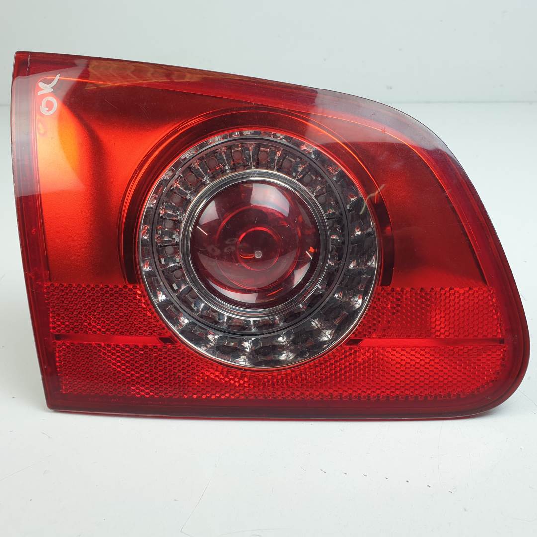 #1060195 PILOTO TRASERO IZQUIERDO INTERIOR