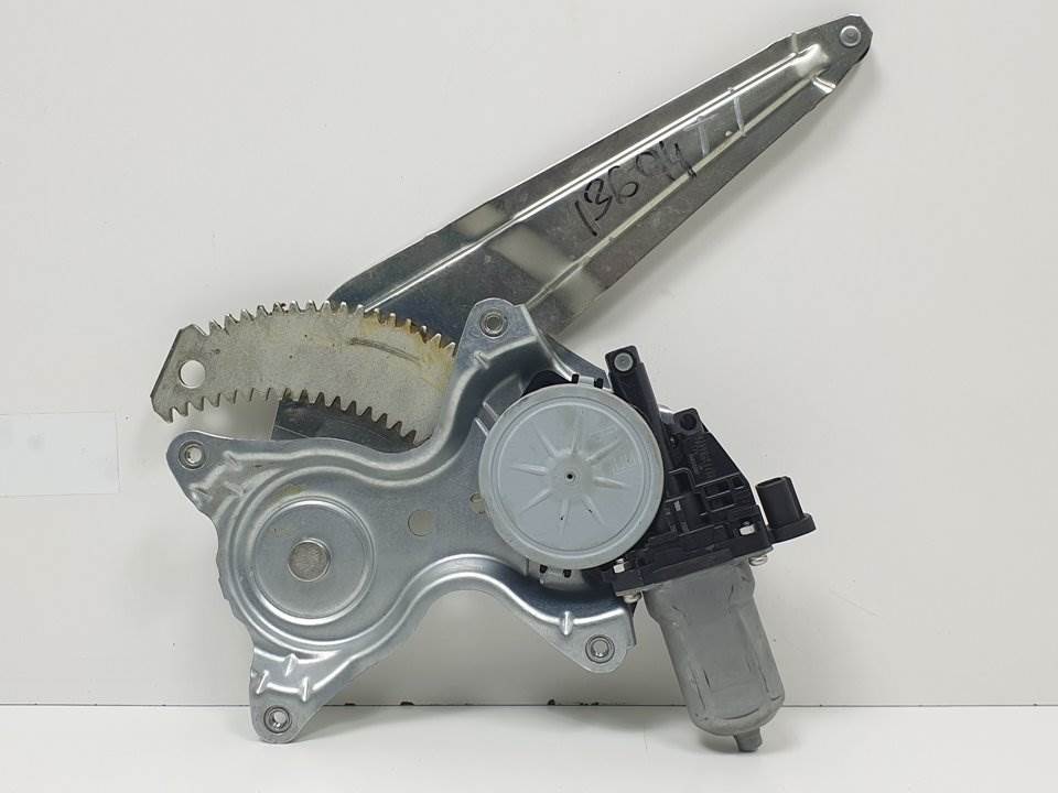 ELEVALUNAS TRASERO IZQUIERDO - 8356063J00 - SUZUKI - SWIFT AZG (NZ)