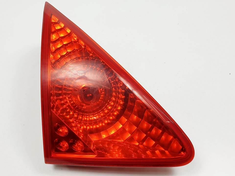 #1260252 PILOTO TRASERO IZQUIERDO INTERIOR