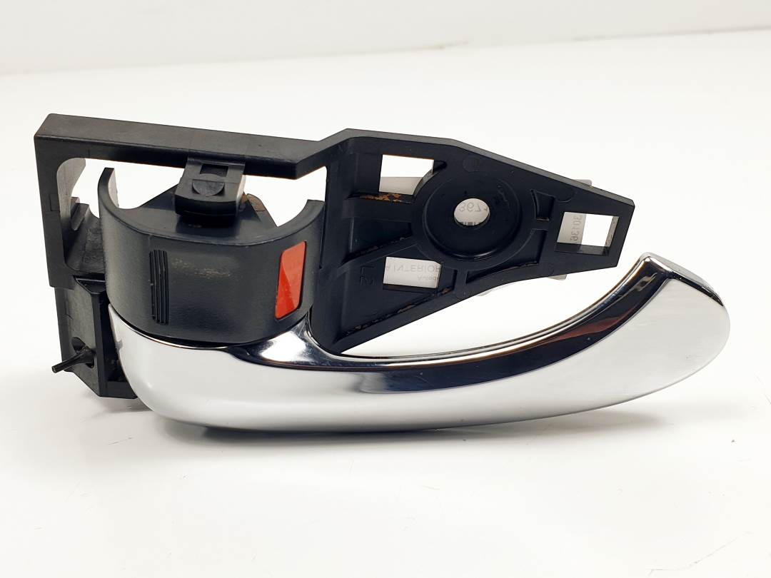 #3013671 MANETA INTERIOR DELANTERA IZQUIERDA