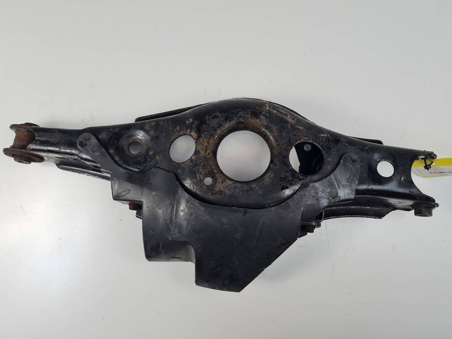 BRAZO SUSPENSION INFERIOR TRASERO DERECHO - LEXUS - NX Series (AZ10)