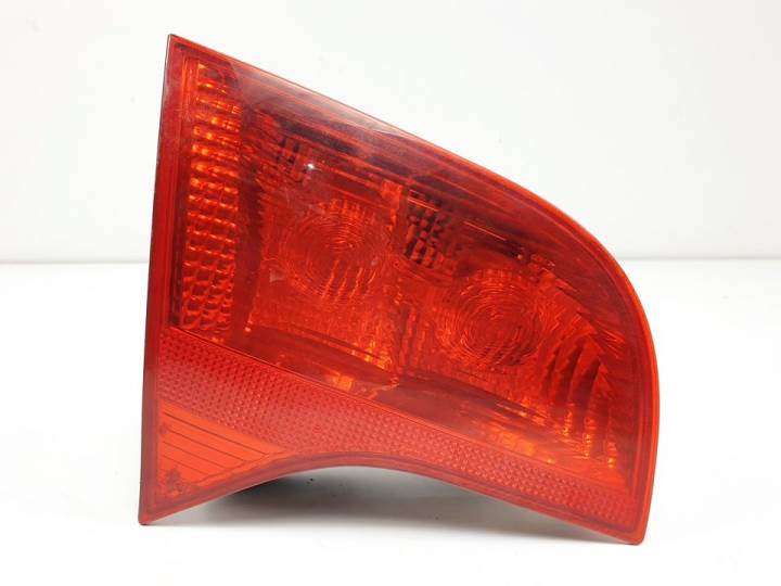 PILOTO TRASERO IZQUIERDO INTERIOR - AUDI - #983573