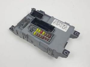 #1385664 CAJA RELES / FUSIBLES