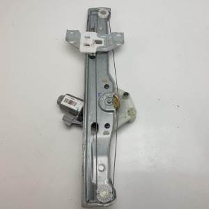 #1533645 ELEVALUNAS DELANTERO DERECHO