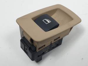 MANDO ELEVALUNAS DELANTERO DERECHO - BMW - #817867