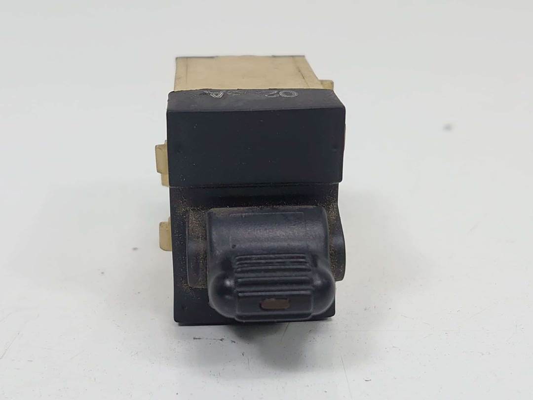 MANDO ELEVALUNAS DELANTERO DERECHO - 56010695 - JEEP - CHEROKEE (KJ)