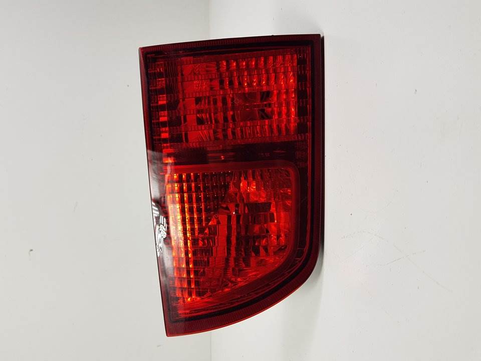 #525604 PILOTO TRASERO IZQUIERDO INTERIOR