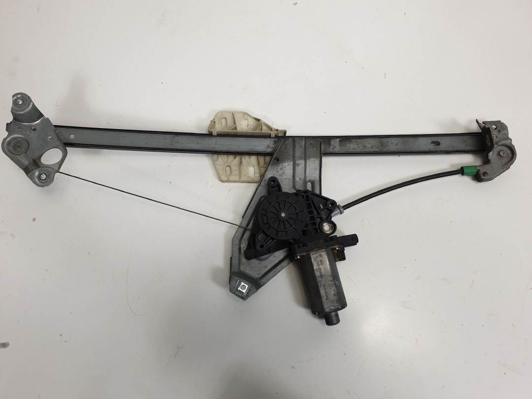 #186789 ELEVALUNAS DELANTERO DERECHO