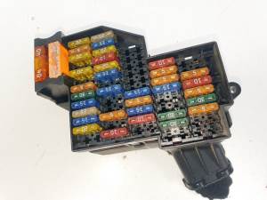 #985751 CAJA RELES / FUSIBLES