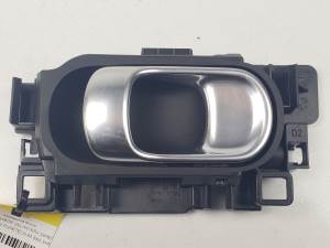 #1531798 MANETA INTERIOR DELANTERA DERECHA