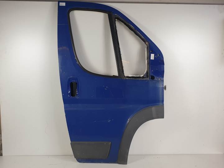 #684163 PUERTA DELANTERA DERECHA