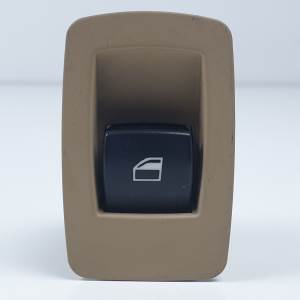 #1214174 MANDO ELEVALUNAS DELANTERO DERECHO