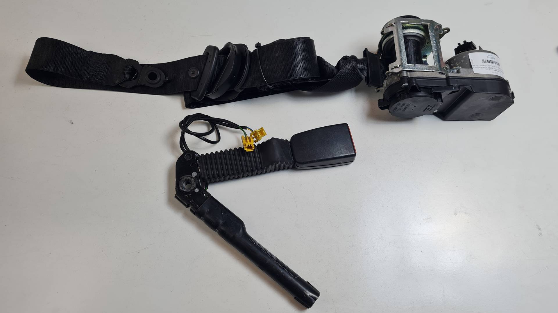 #3267741 CINTURON SEGURIDAD DELANTERO IZQUIERDO