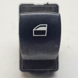 #3088463 MANDO ELEVALUNAS TRASERO DERECHO