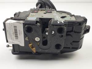 #1450010 CERRADURA PUERTA DELANTERA IZQUIERDA