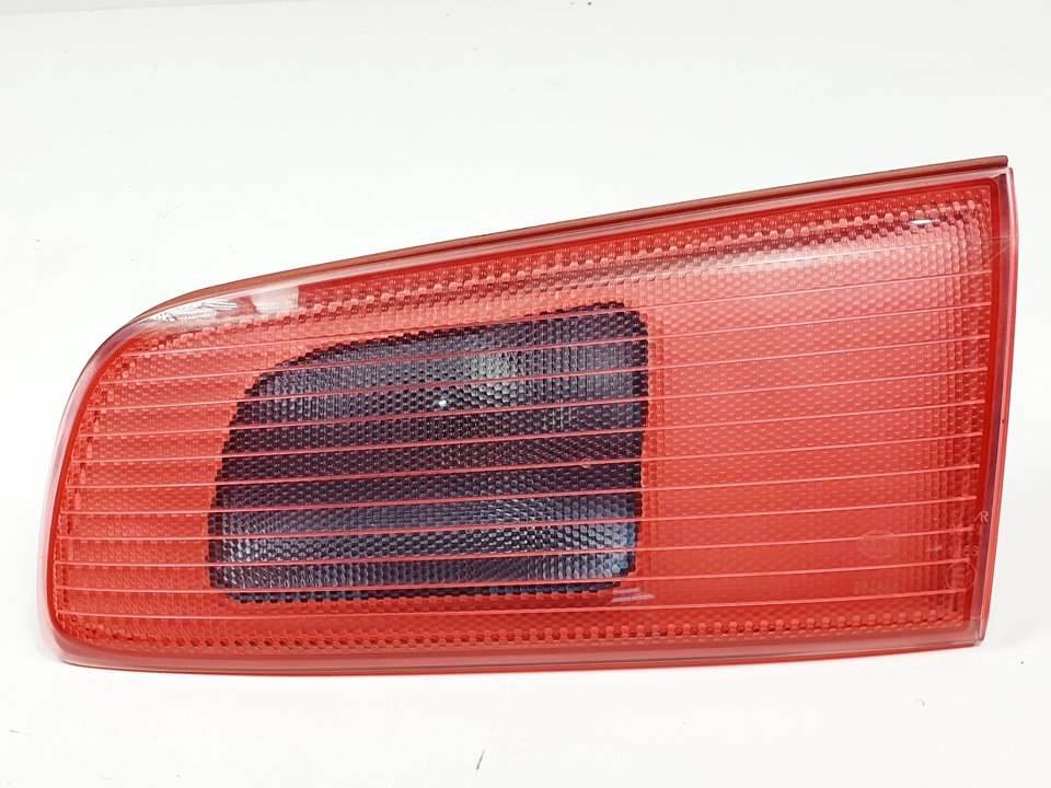 PILOTO TRASERO DERECHO INTERIOR - MAZDA - #1313236