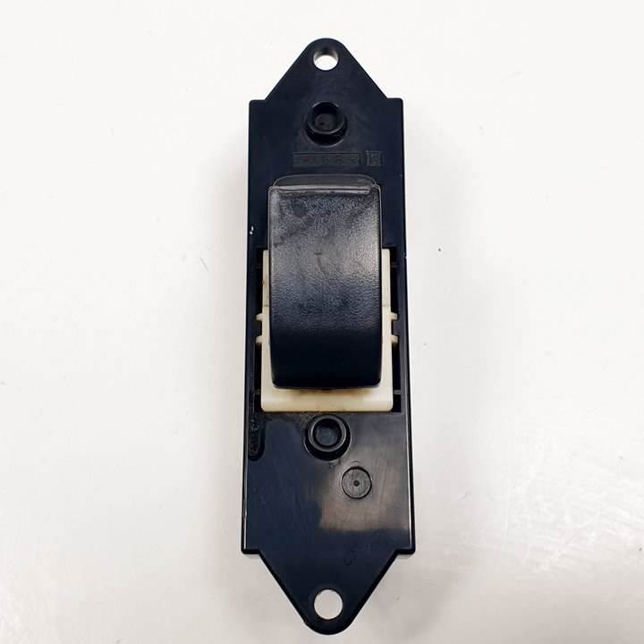 MANDO ELEVALUNAS DELANTERO DERECHO - MITSUBISHI - #1301396