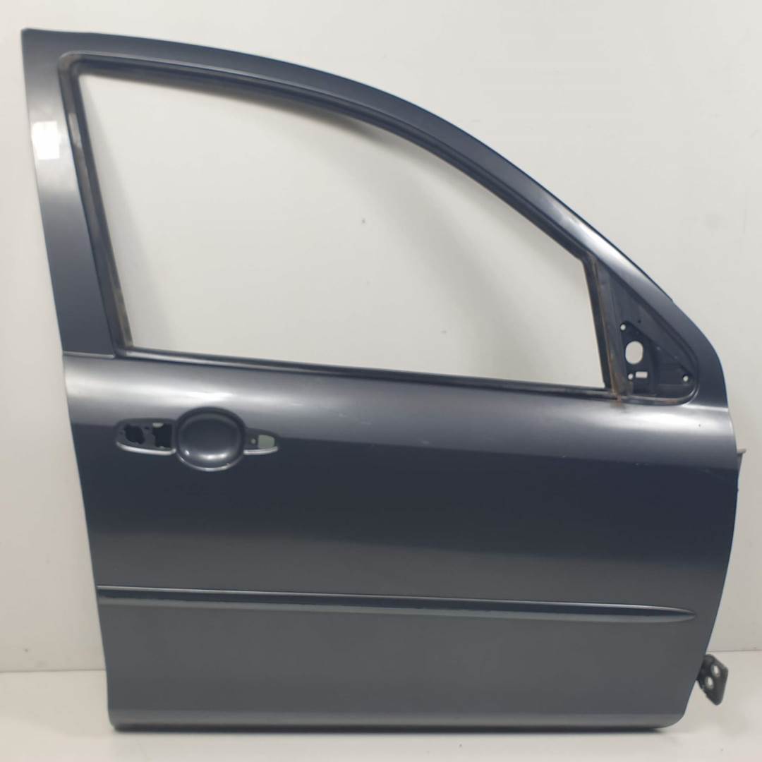 #1073219 PUERTA DELANTERA DERECHA