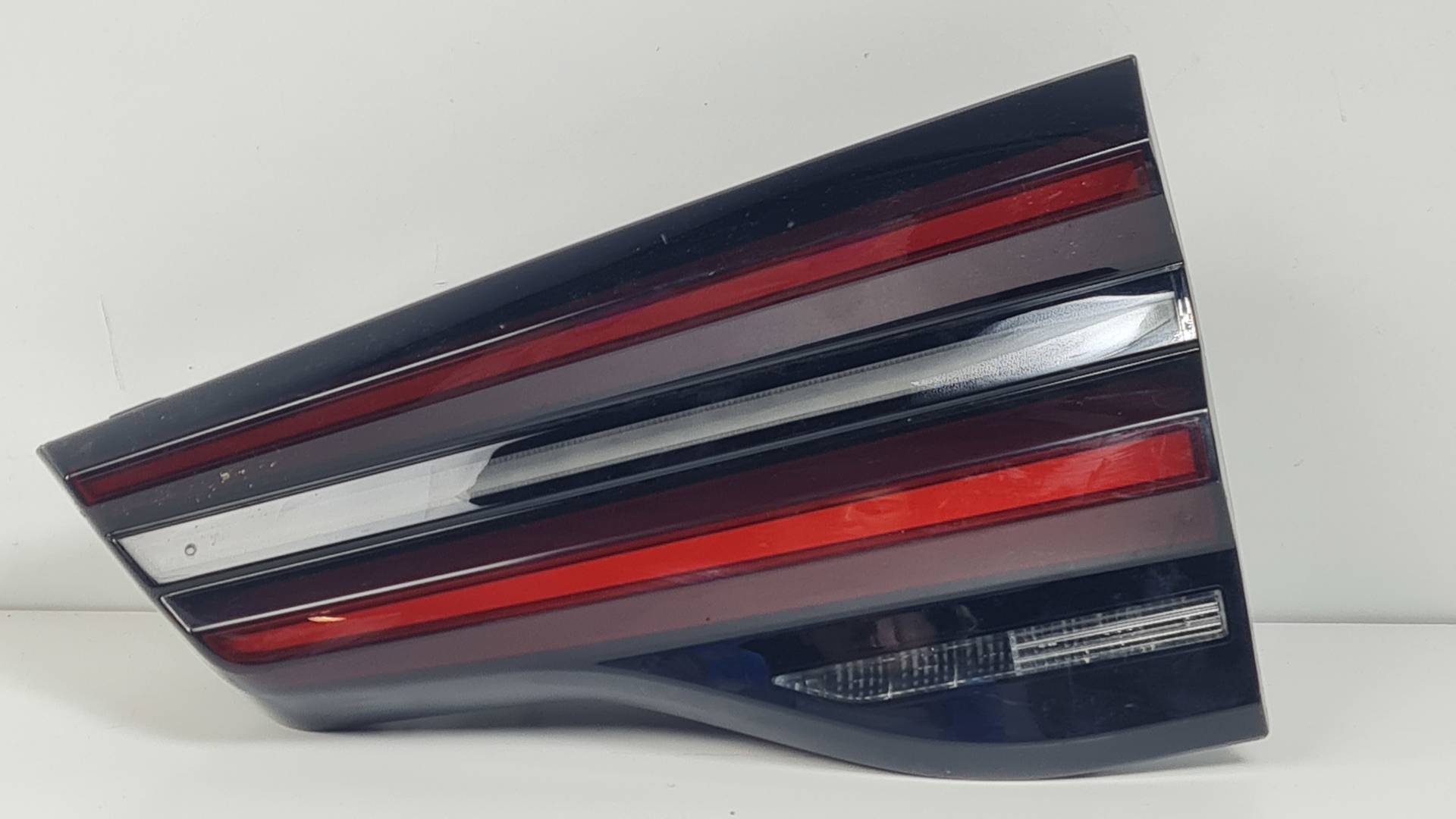 #3437523 PILOTO TRASERO DERECHO INTERIOR