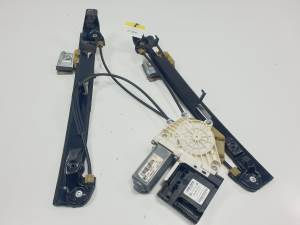 #3076725 ELEVALUNAS DELANTERO DERECHO