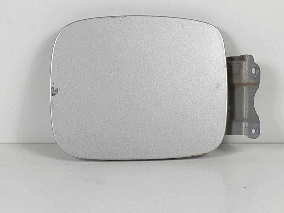 TAPA EXTERIOR COMBUSTIBLE - MAZDA - #703196