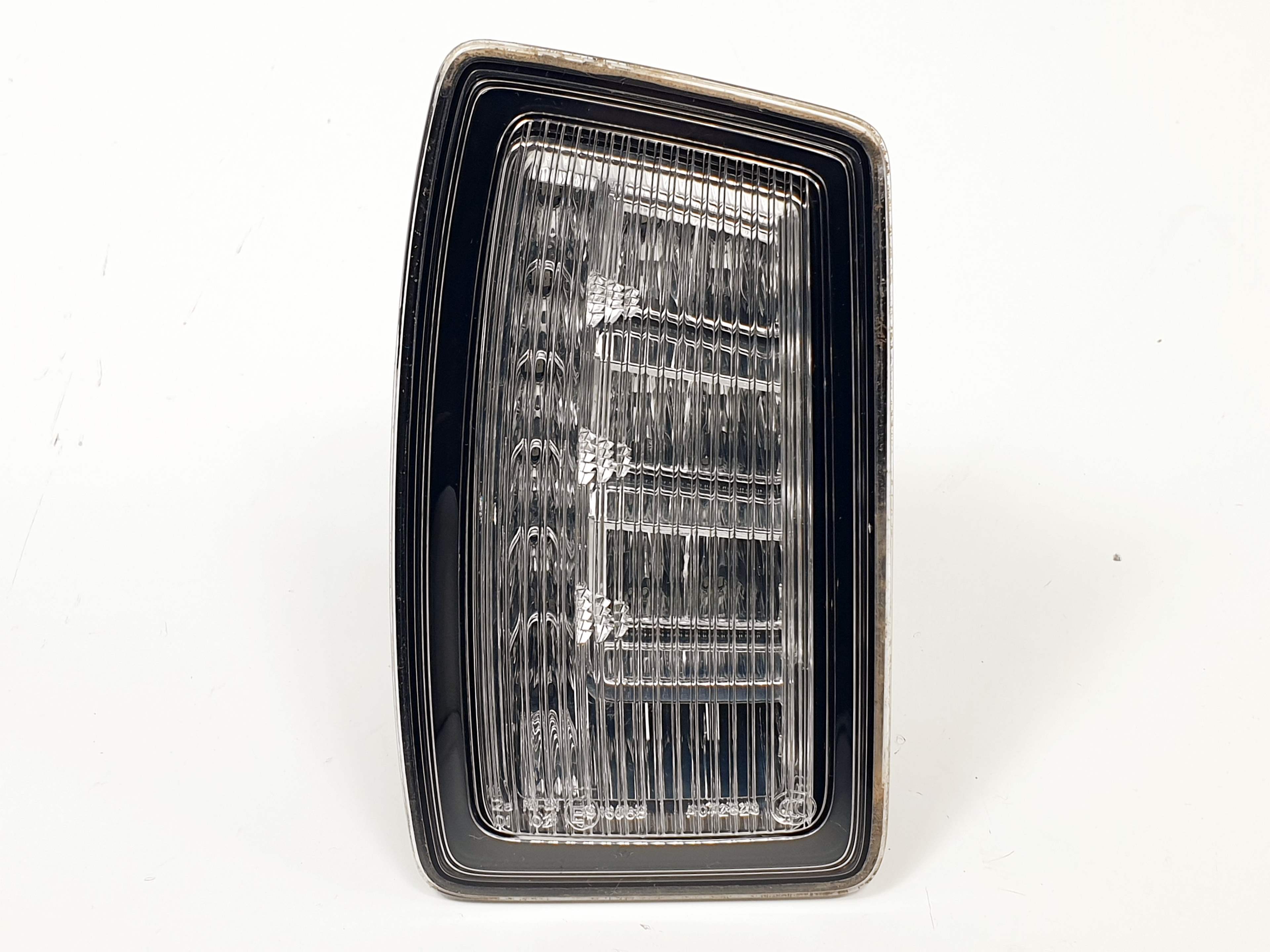 #1536437 PILOTO TRASERO IZQUIERDO